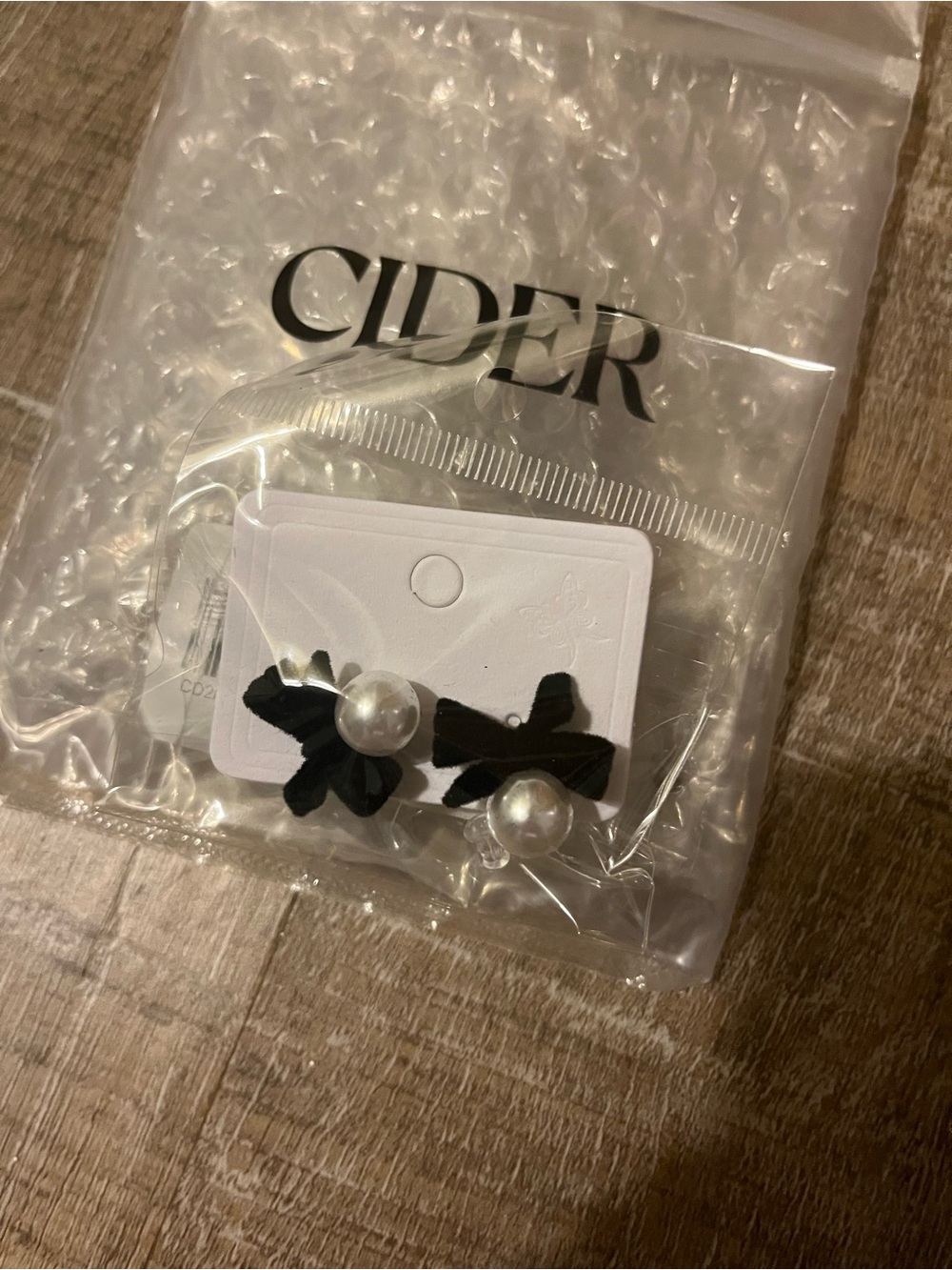 Cider Black Earrings - Clear Packaging